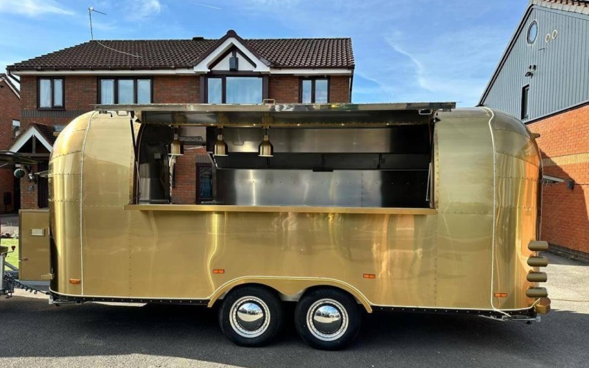 Food Truck Airstream 680 - GM MOTORS