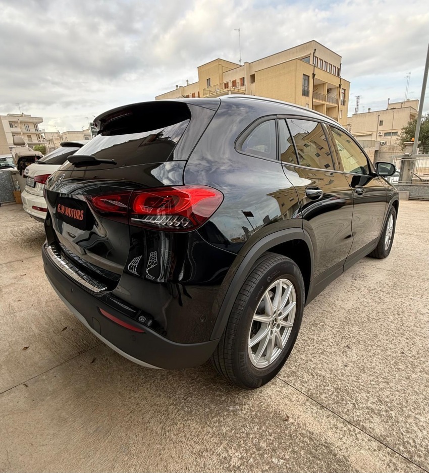 Mercedes Benz GLA 180