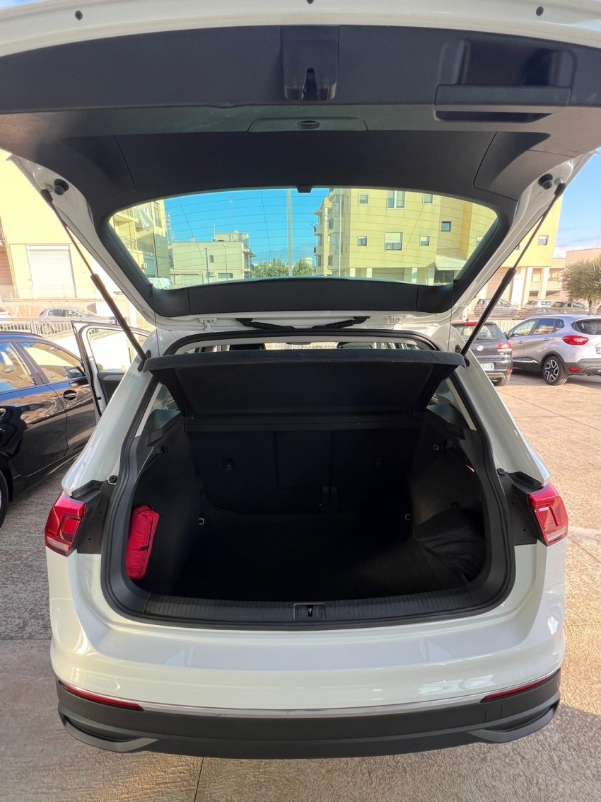 Volkswagen Tiguan II 2021 2.0 tdi Life 122cv