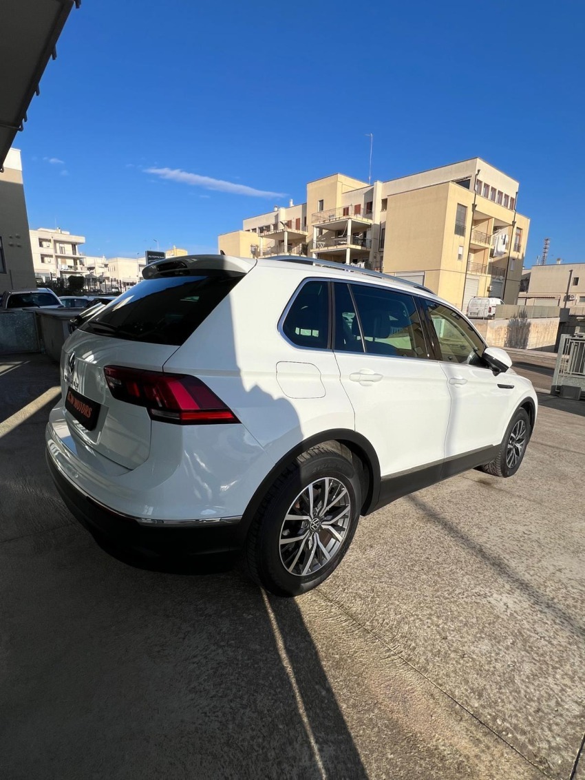 Volkswagen Tiguan II 2021 2.0 tdi Life 122cv