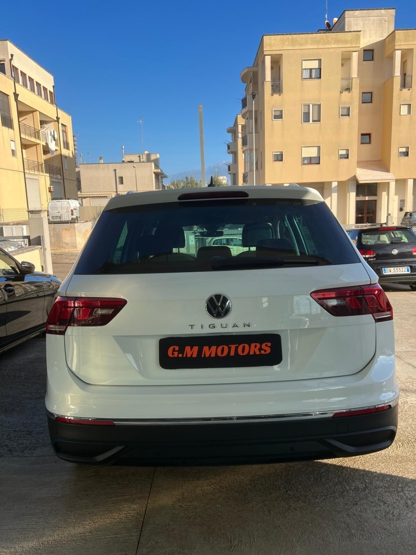 Volkswagen Tiguan II 2021 2.0 tdi Life 122cv