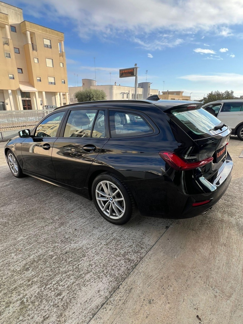 BMW 318d Touring mhev 48V