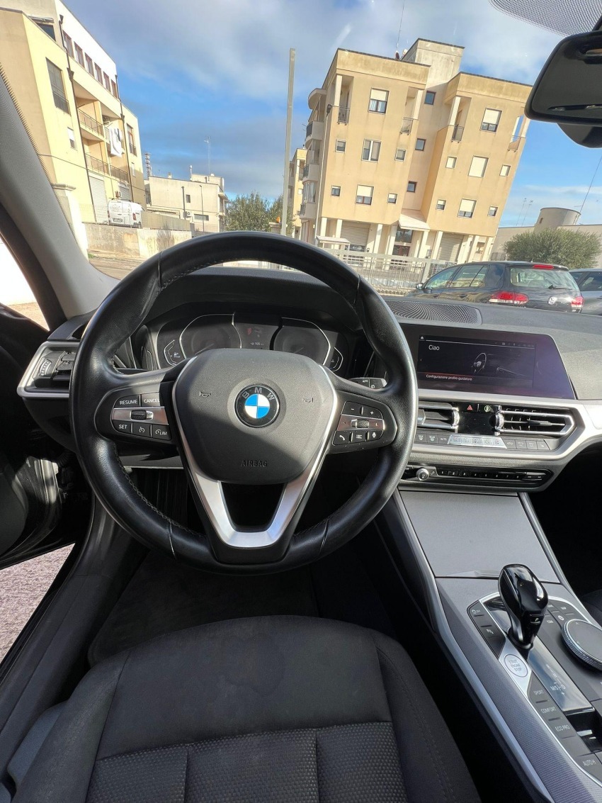 BMW 318d Touring mhev 48V