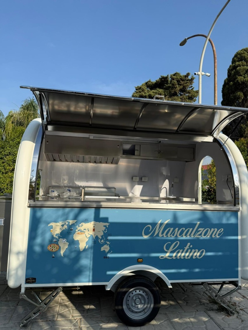 Food Truck Compact 230