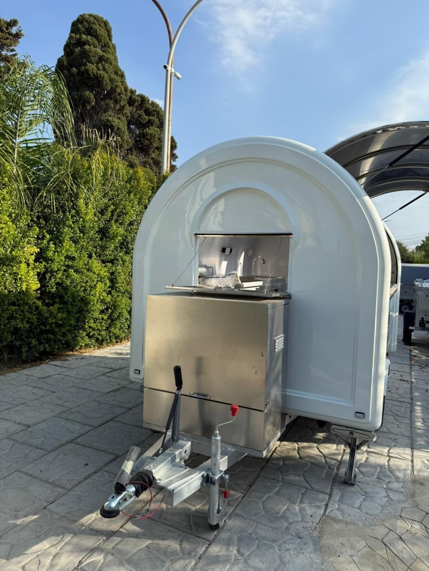 Food Truck Compact 230