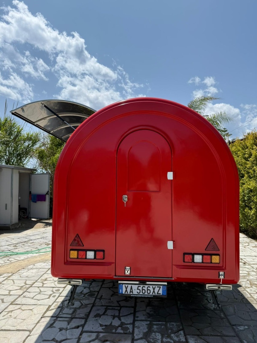 Food Truck Compact 280