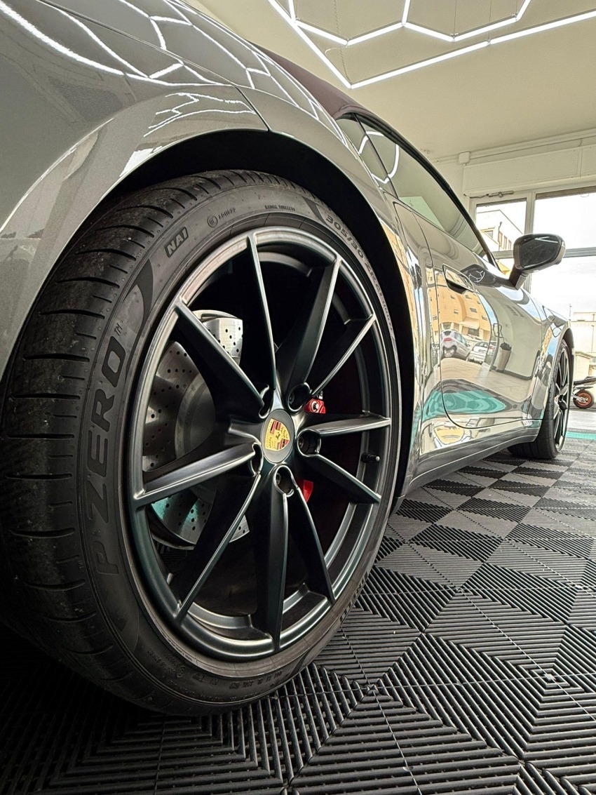 Porsche 911 Carrera 4s