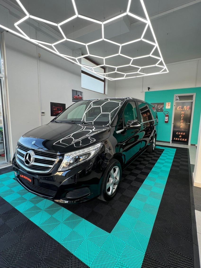 Mercedes-Benz V250