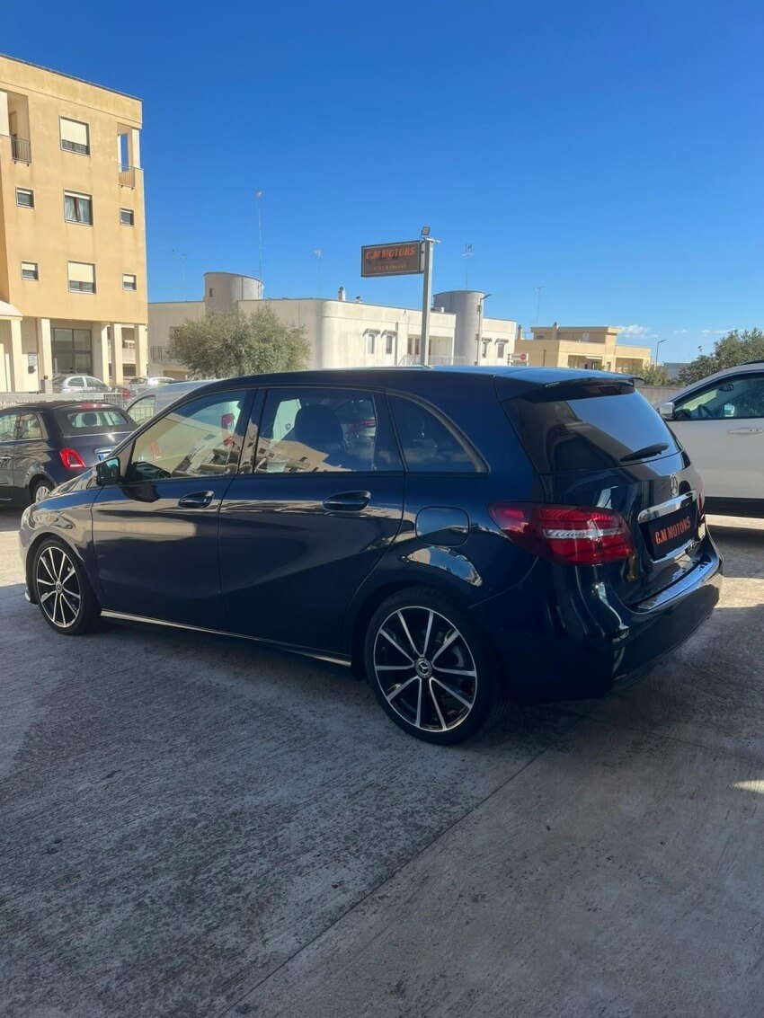 Mercedes-Benz B180 Premium 