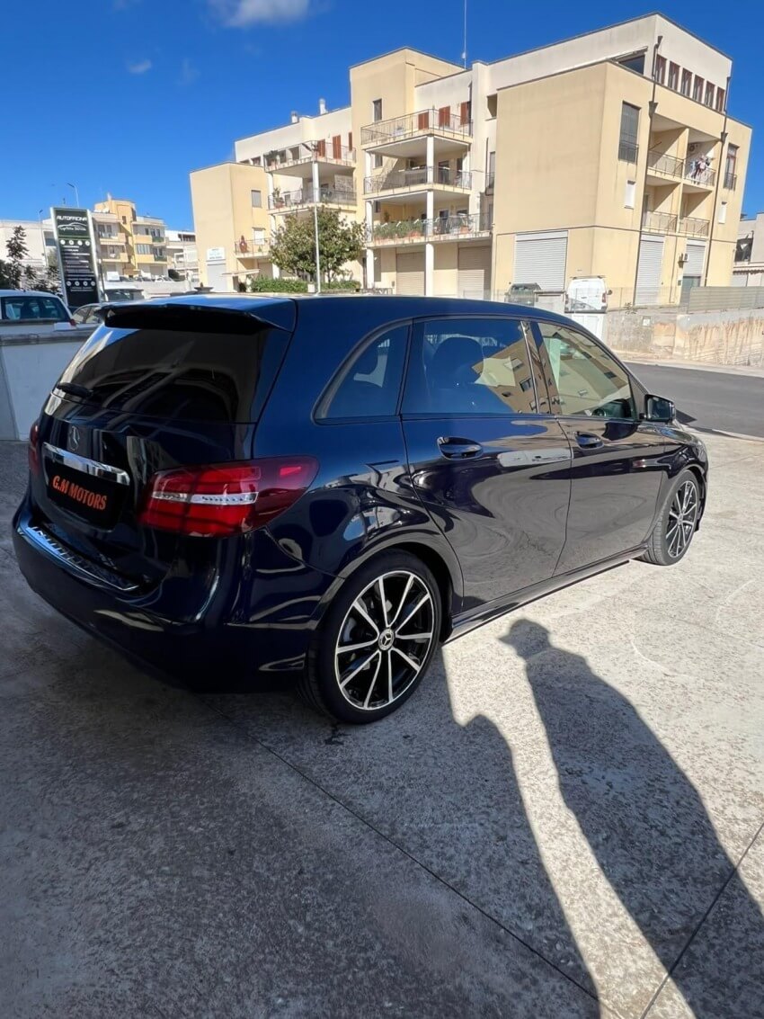 Mercedes-Benz B180 Premium 