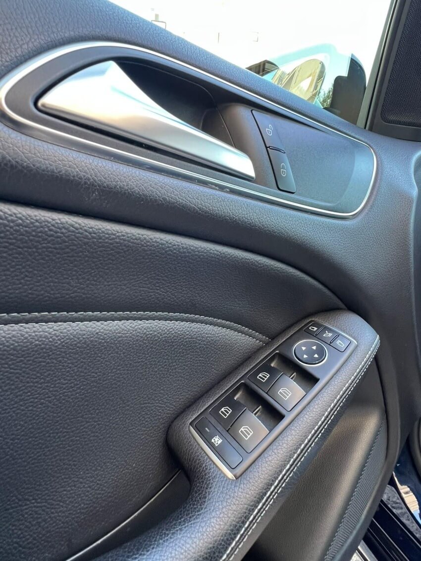 Mercedes-Benz B180 Premium 
